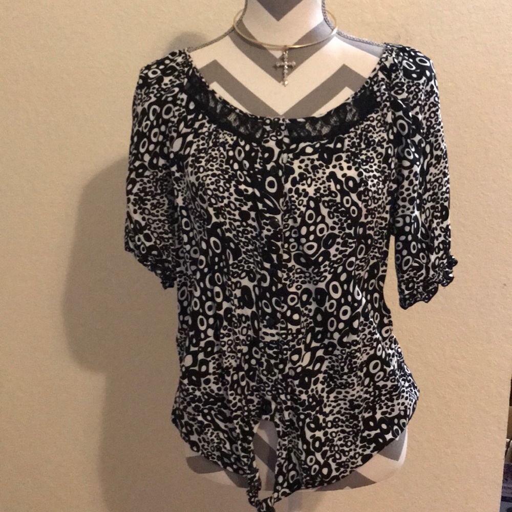 Size L print shirt